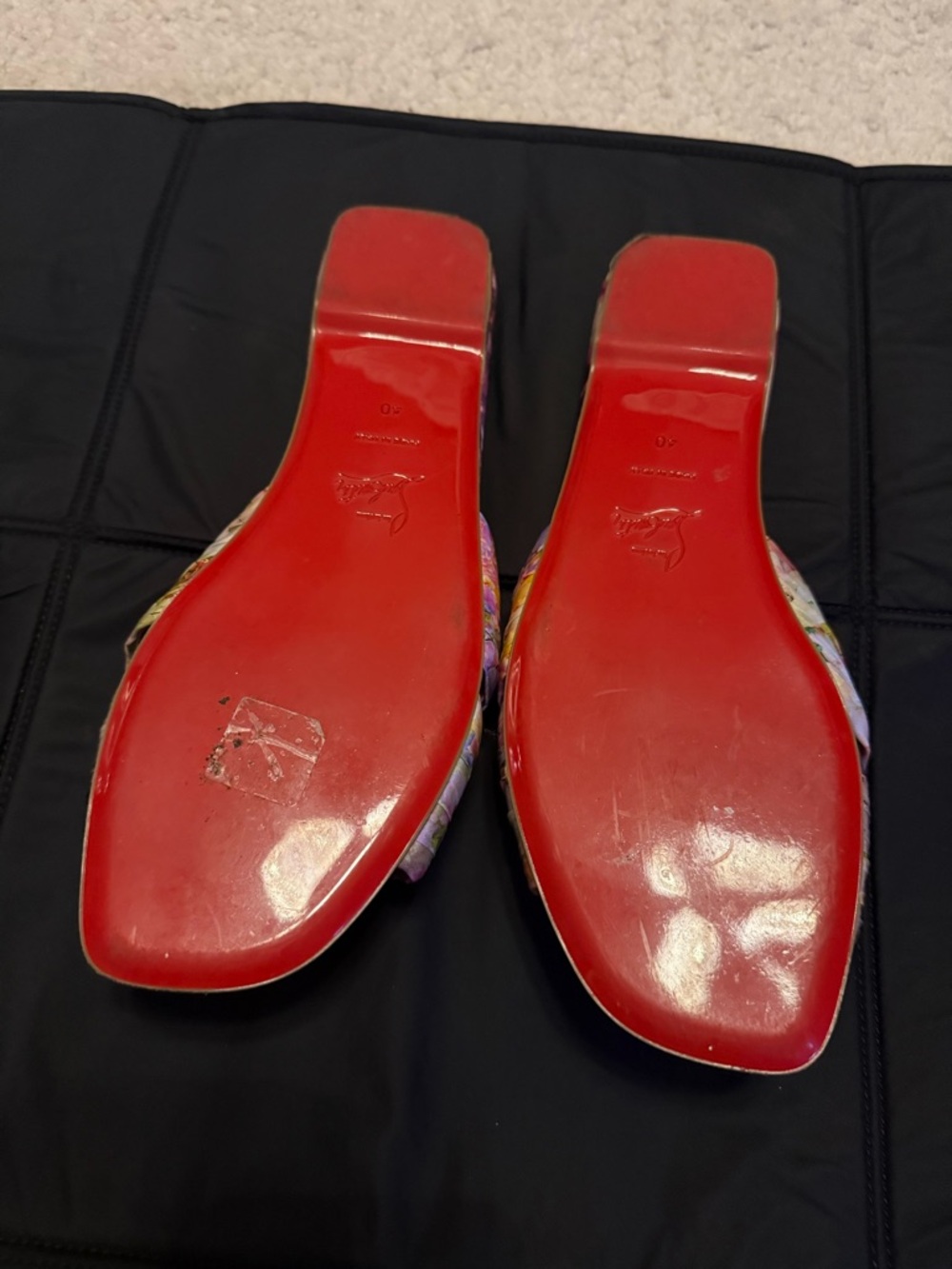 Christian Louboutin - Picture 4 of 6
